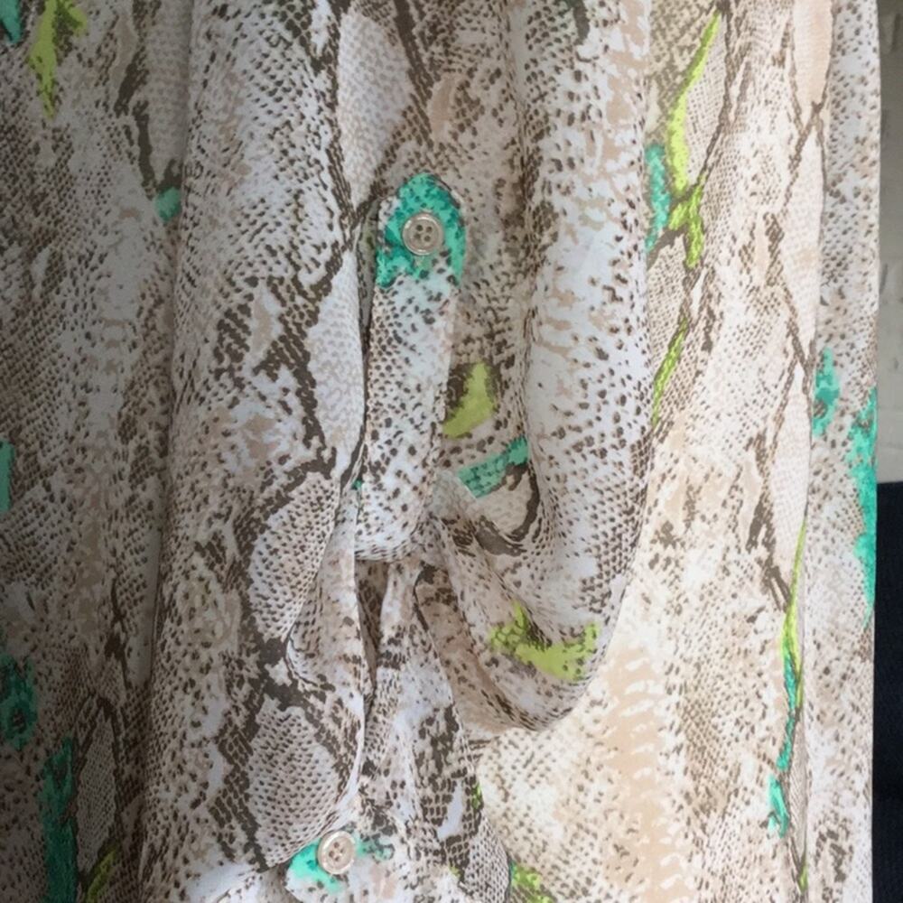 Covington Essentials V-neck Animal Print Sheer Button Front L/S SZ M* - Picture 5 of 9